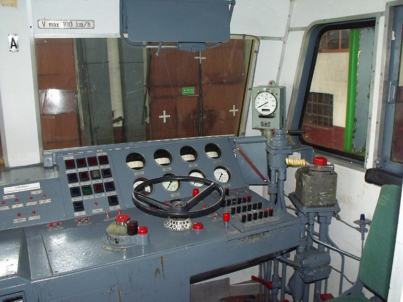 ET42-047 kabina