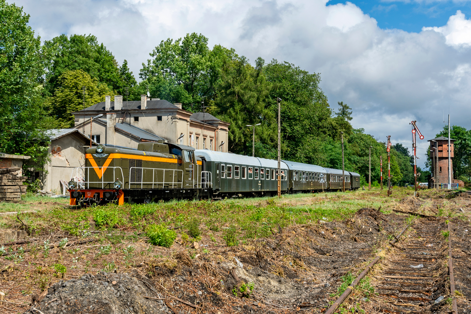 SP42-001
