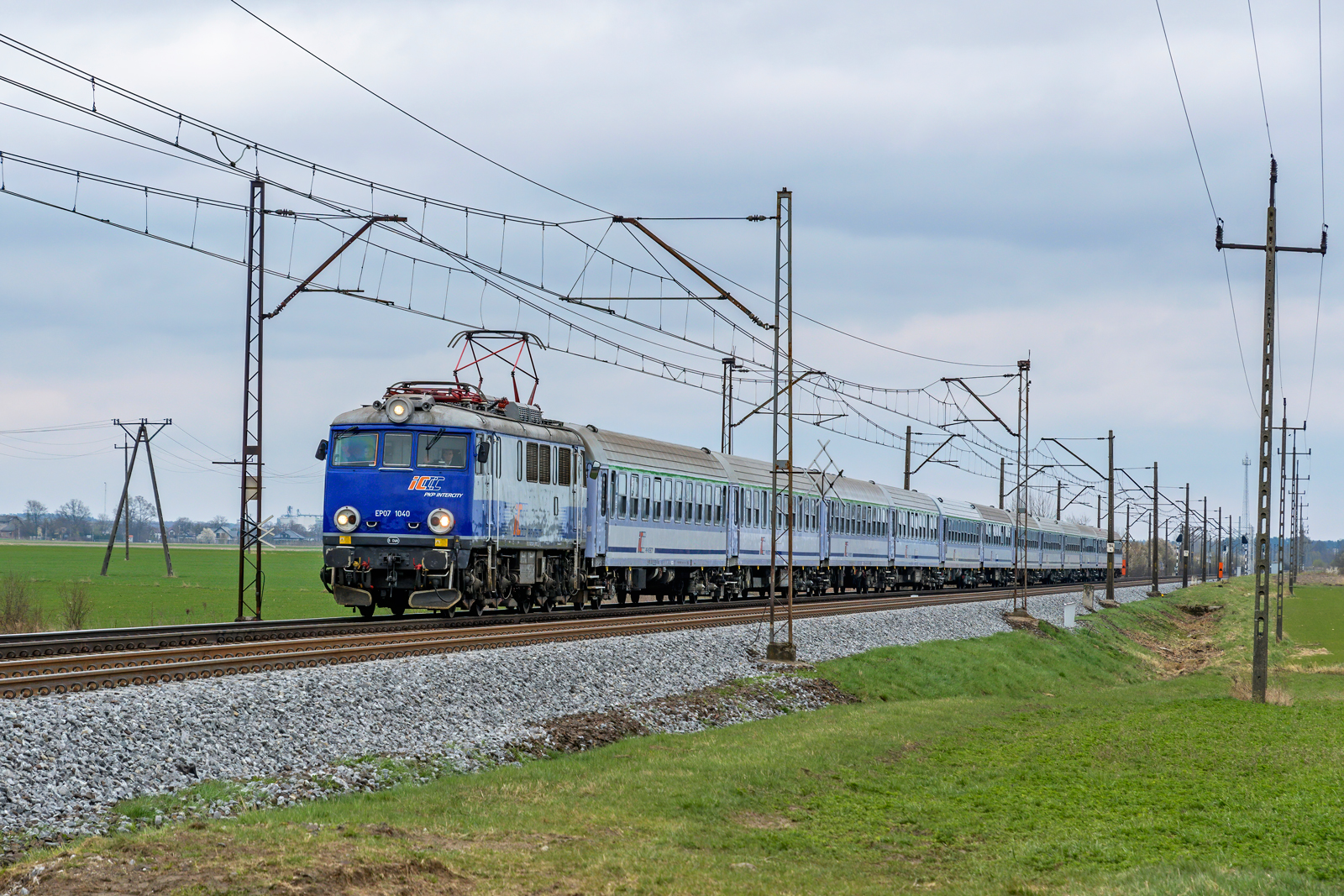 EP07-1040