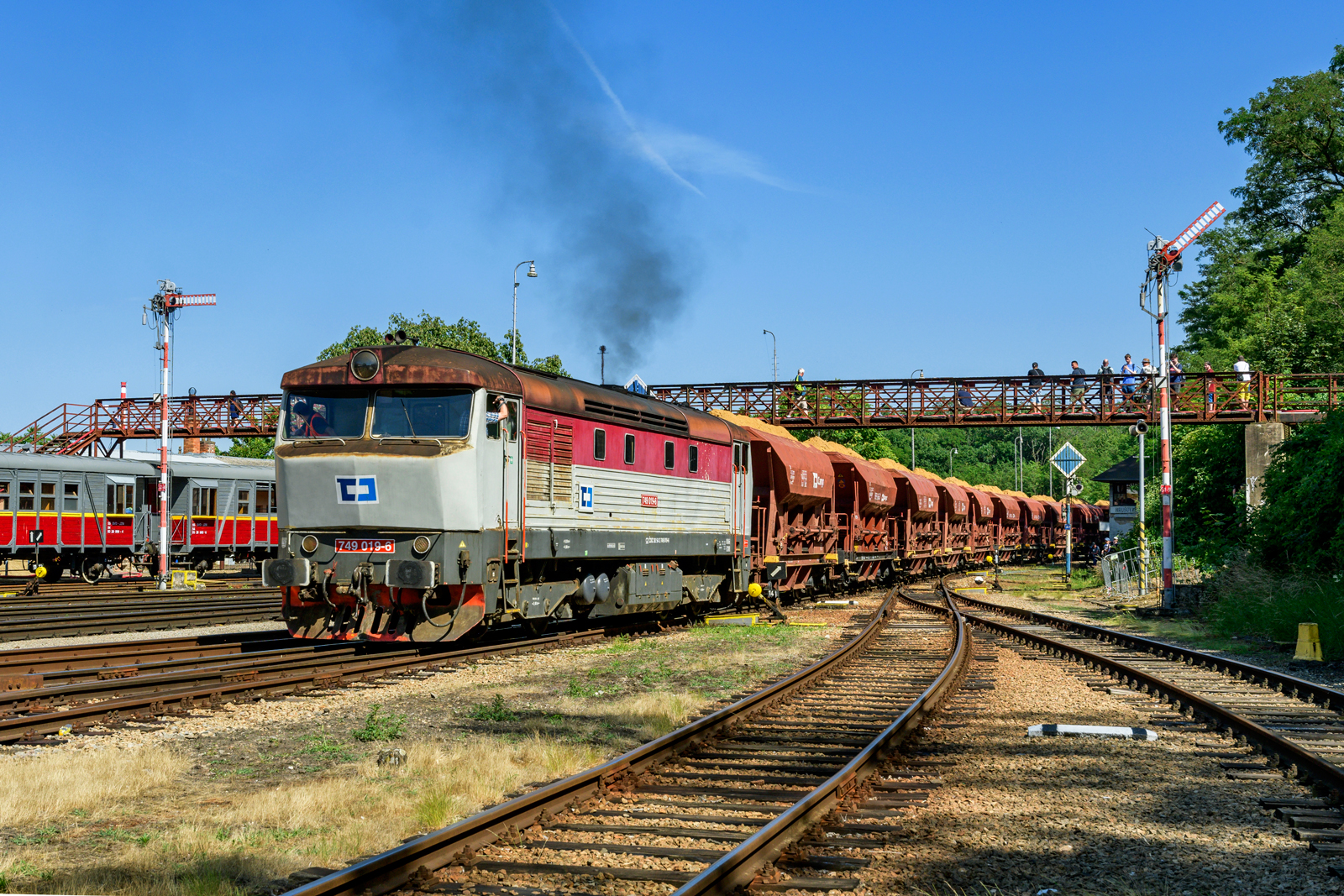 749 019-8