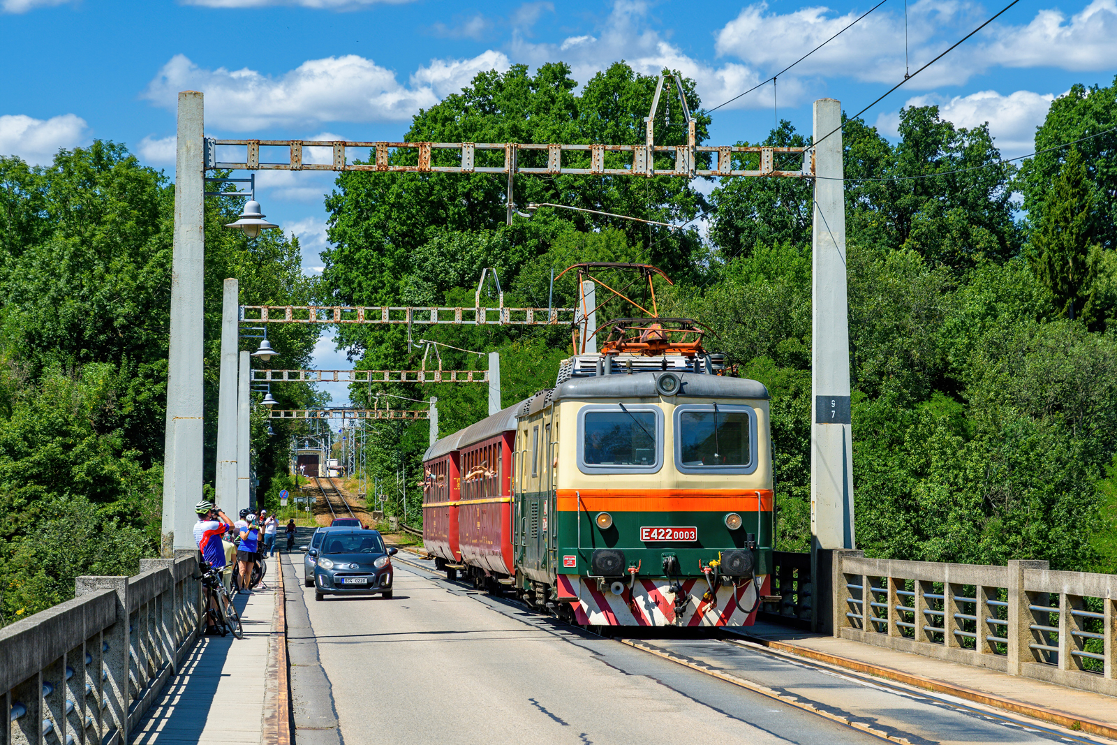E422.0003