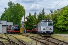182 157-8